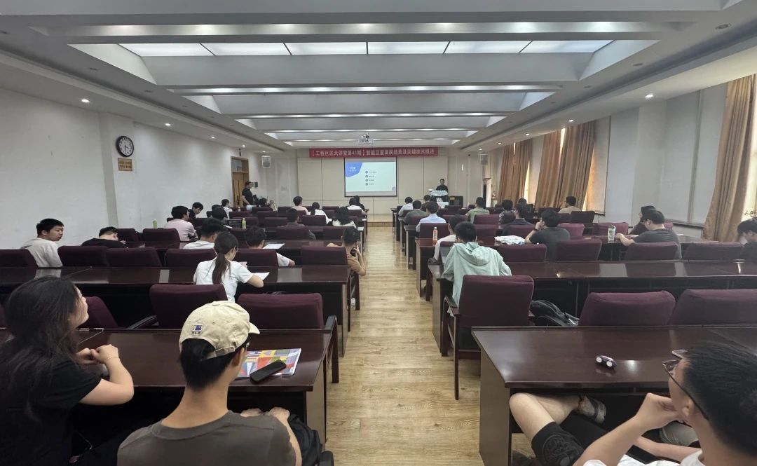 校企联动 | 瓦力游戏走进哈尔滨工业大学“工程巨匠大讲堂”