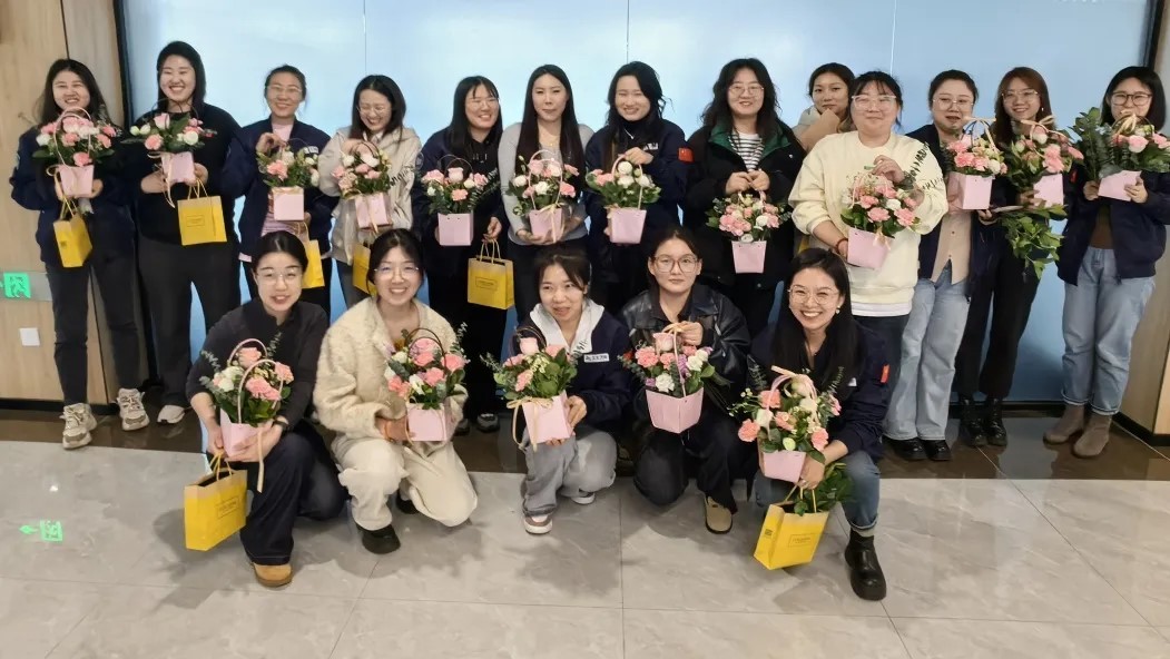 一路生花 绽放芳华 | 瓦力游戏举办第二届花艺沙龙活动